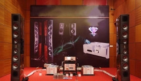 Chiêm ngưỡng đôi loa Raidho Acoustic trị giá 5,7 tỷ tại Hà Nội AV Show