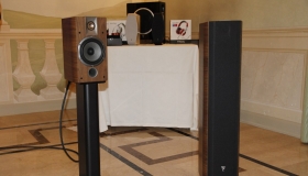 Chân loa Focal Chorus S 700: Dành cho bookshelf thuộc Chorus 700 series