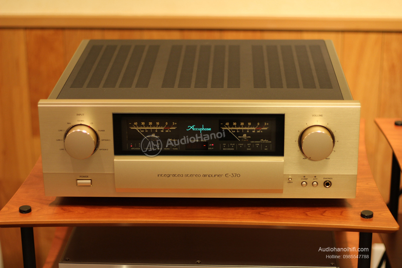 Ampli Accuphase E-370 chat luong