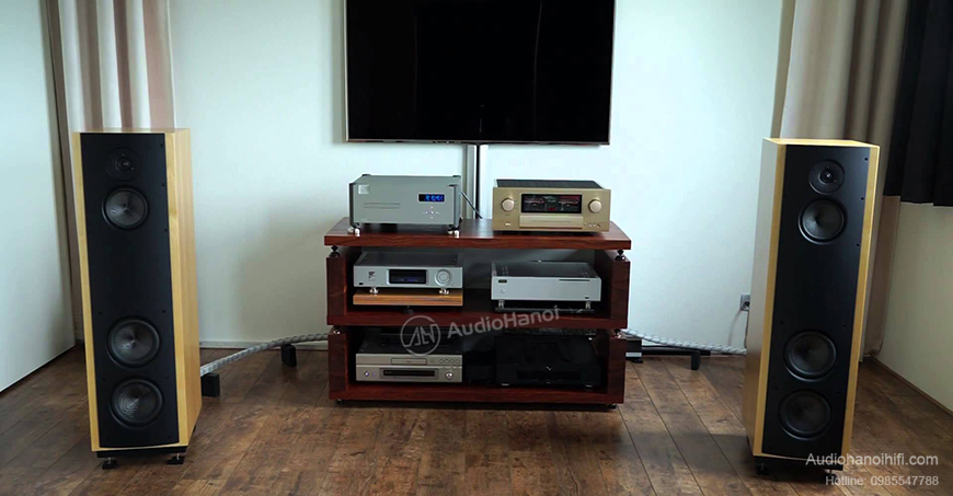 Amply Accuphase E-600 trong bo dan