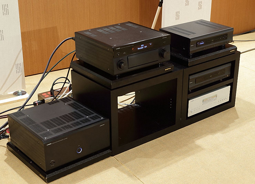 preamp Yamaha CX-A5100 trong bo dan phoi ghep