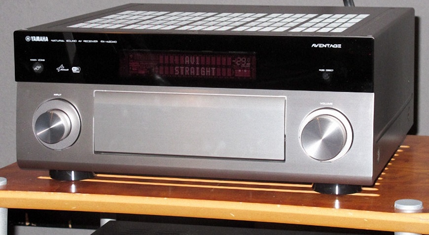 Ampli Yamaha RX-A2040 duoc gia cong ti mi