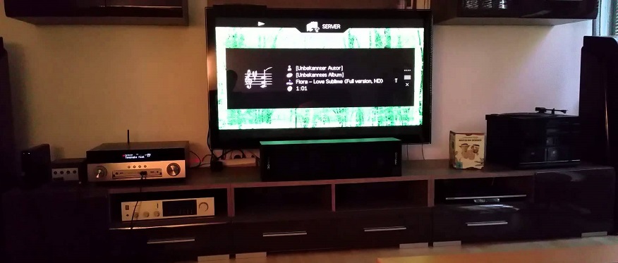 Ampli Yamaha RX-A840 trong bo dan xem gia dinh