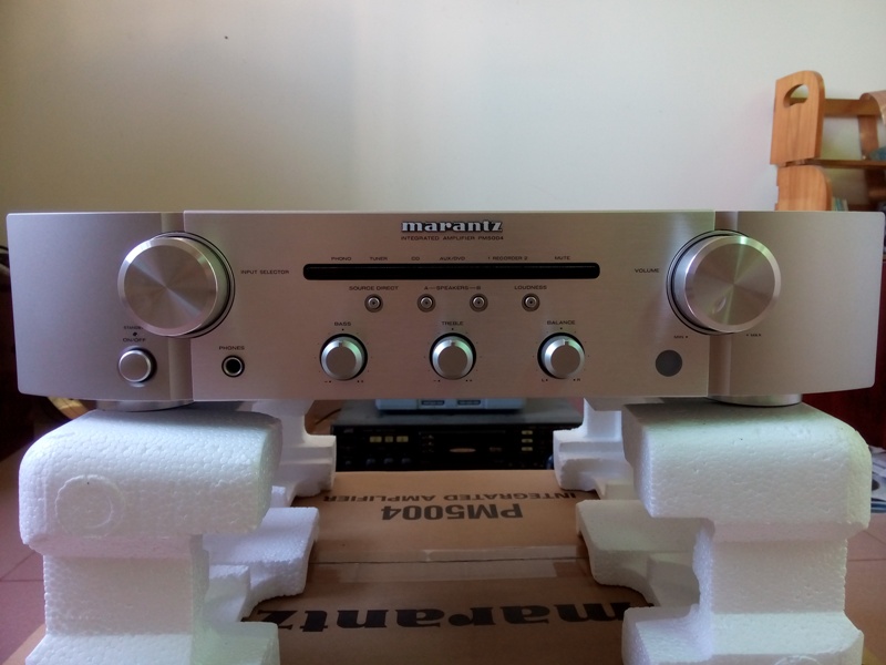 Amply Marantz PM5004 chat am song dong