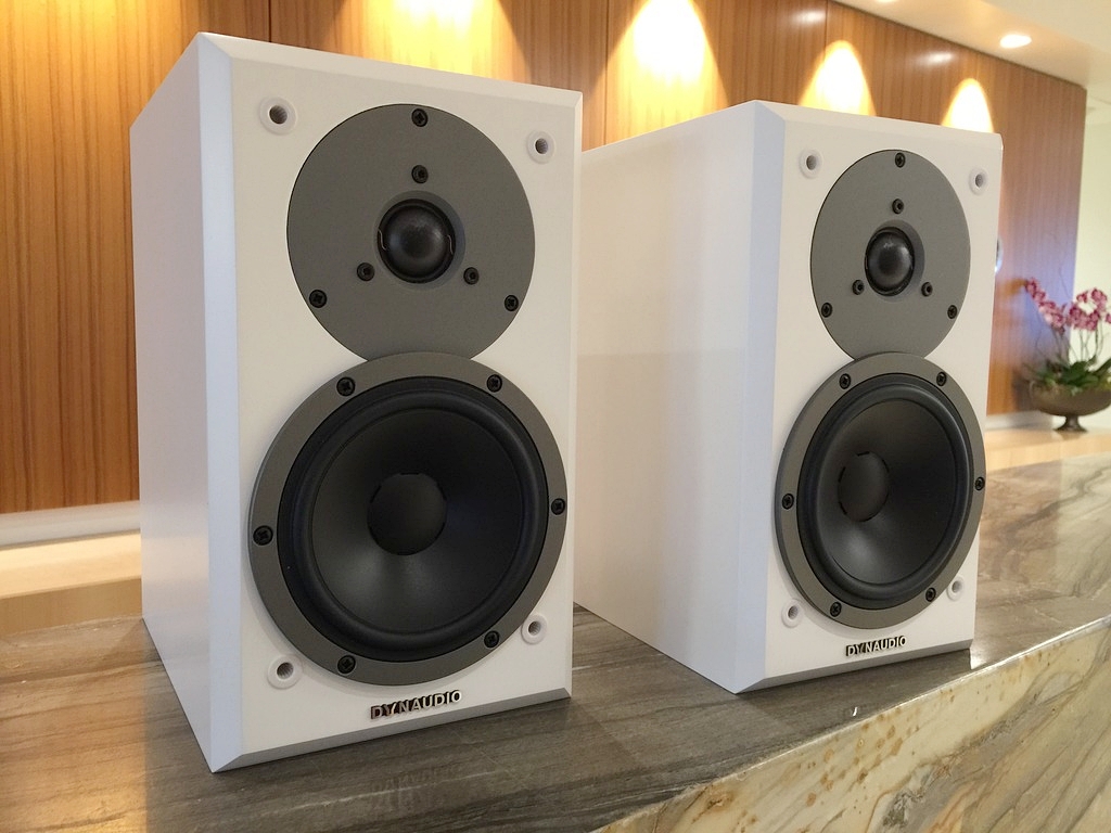 Dynaudio emit 3