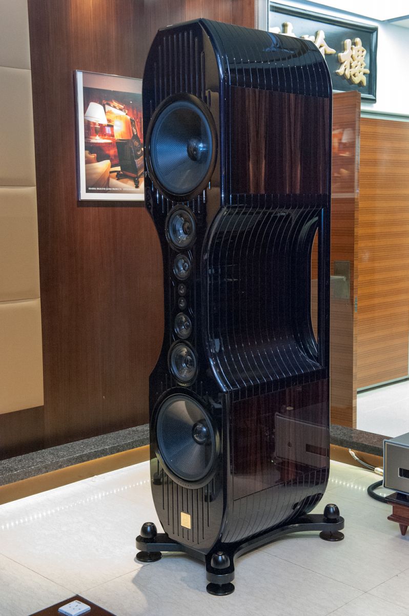 goc anh khac cua loa Exquisite Extreme Grand