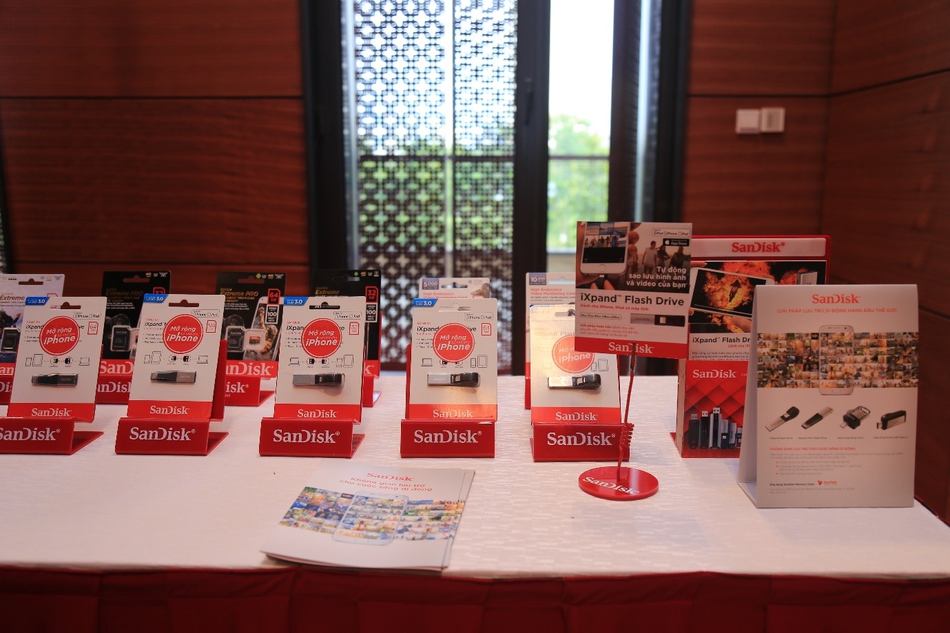 Gian hang USB Sandisk