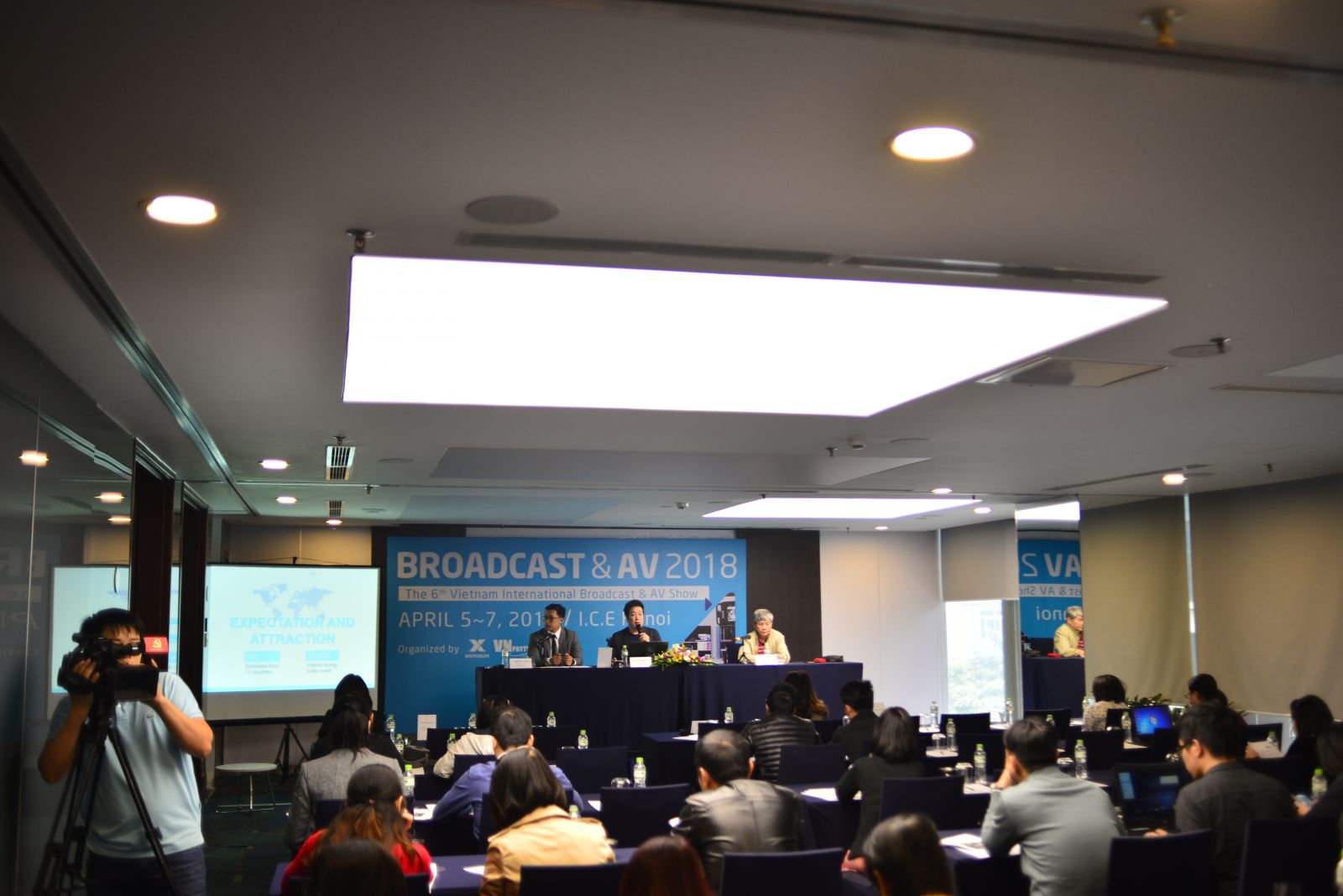 Hop bao VIBA SHOW 2018 tai Ha Noi