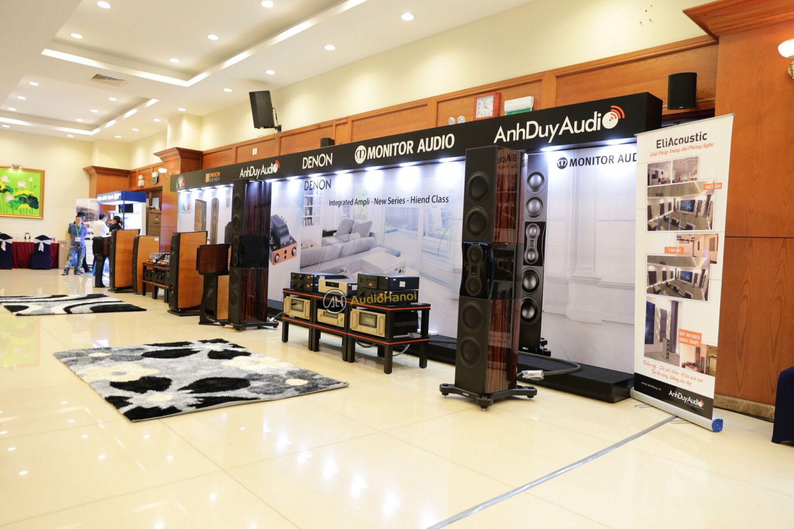 Gian hang AVShow 2017