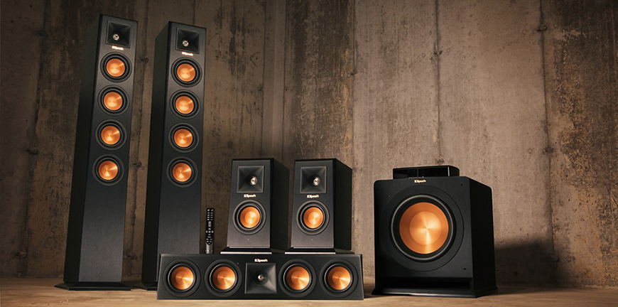 Loa Klipsch RP-110WSW trong bo gian xem phim 5.1