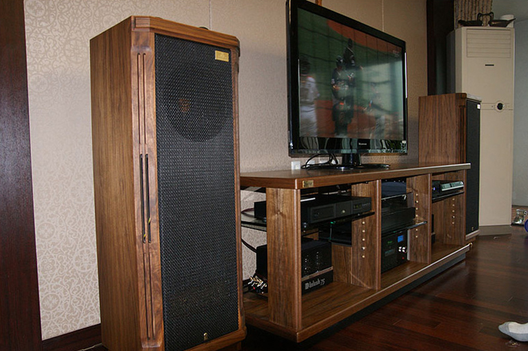 loa Tannoy Kesnington GR sang trong