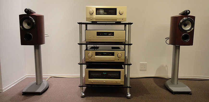 Power Ampli Accuphase A-47 trong bo dan