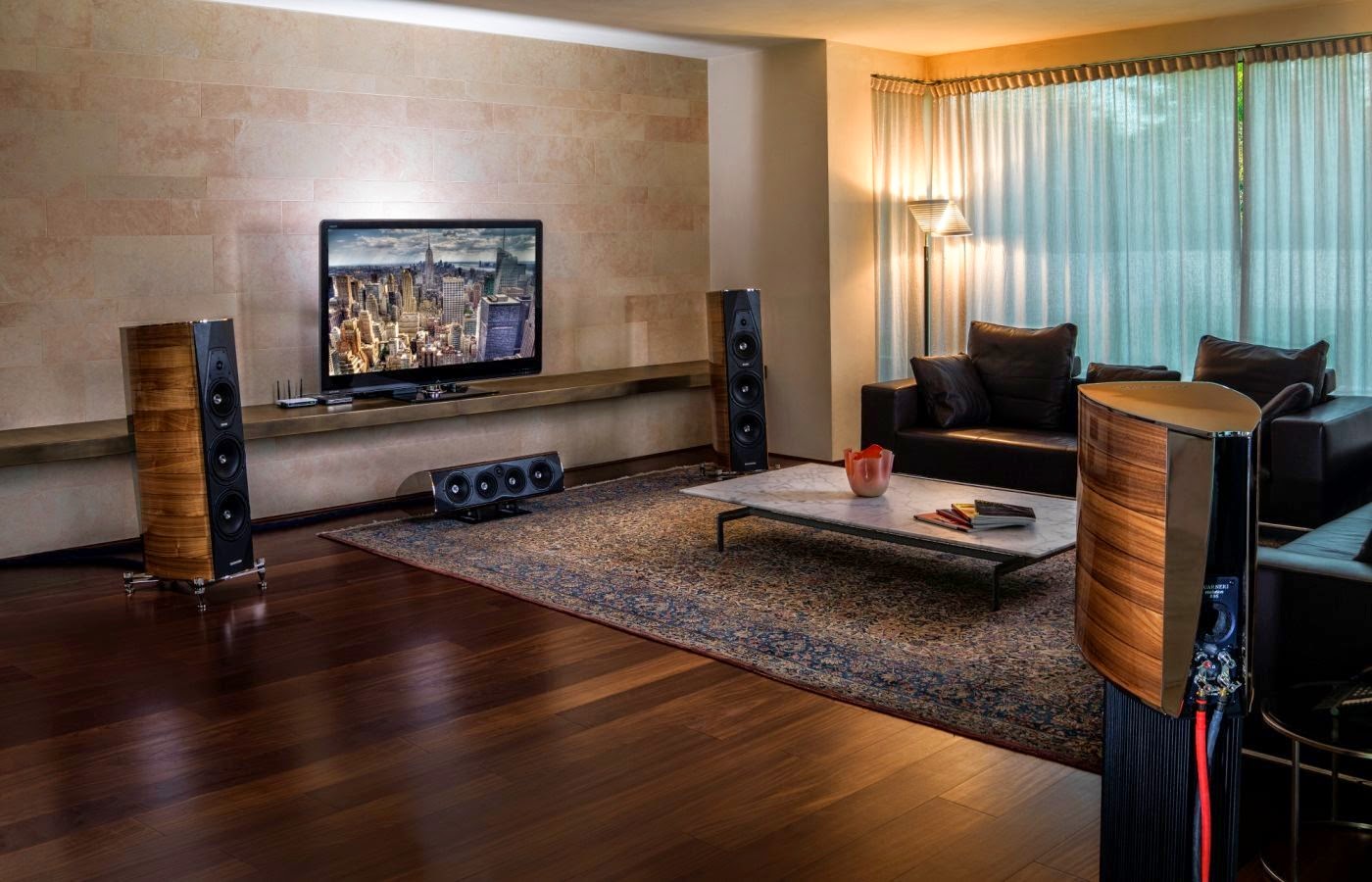 Loa Sonus Faber Amati Futura sang trong dang cap