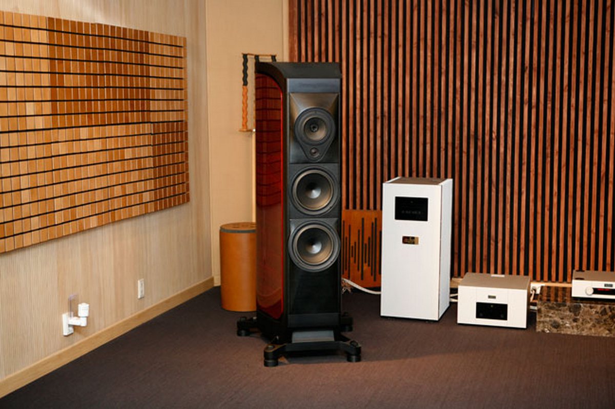 đôi loa The Sonus Faber voi hinh dang nhu cay dan Lyre co