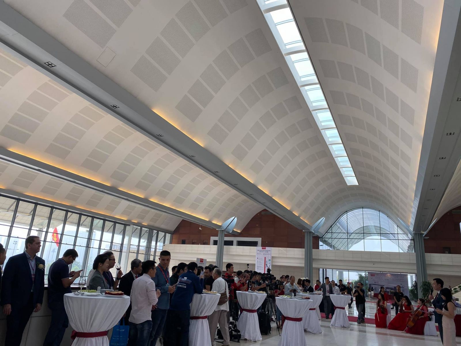 Toan canh AV Show 2019