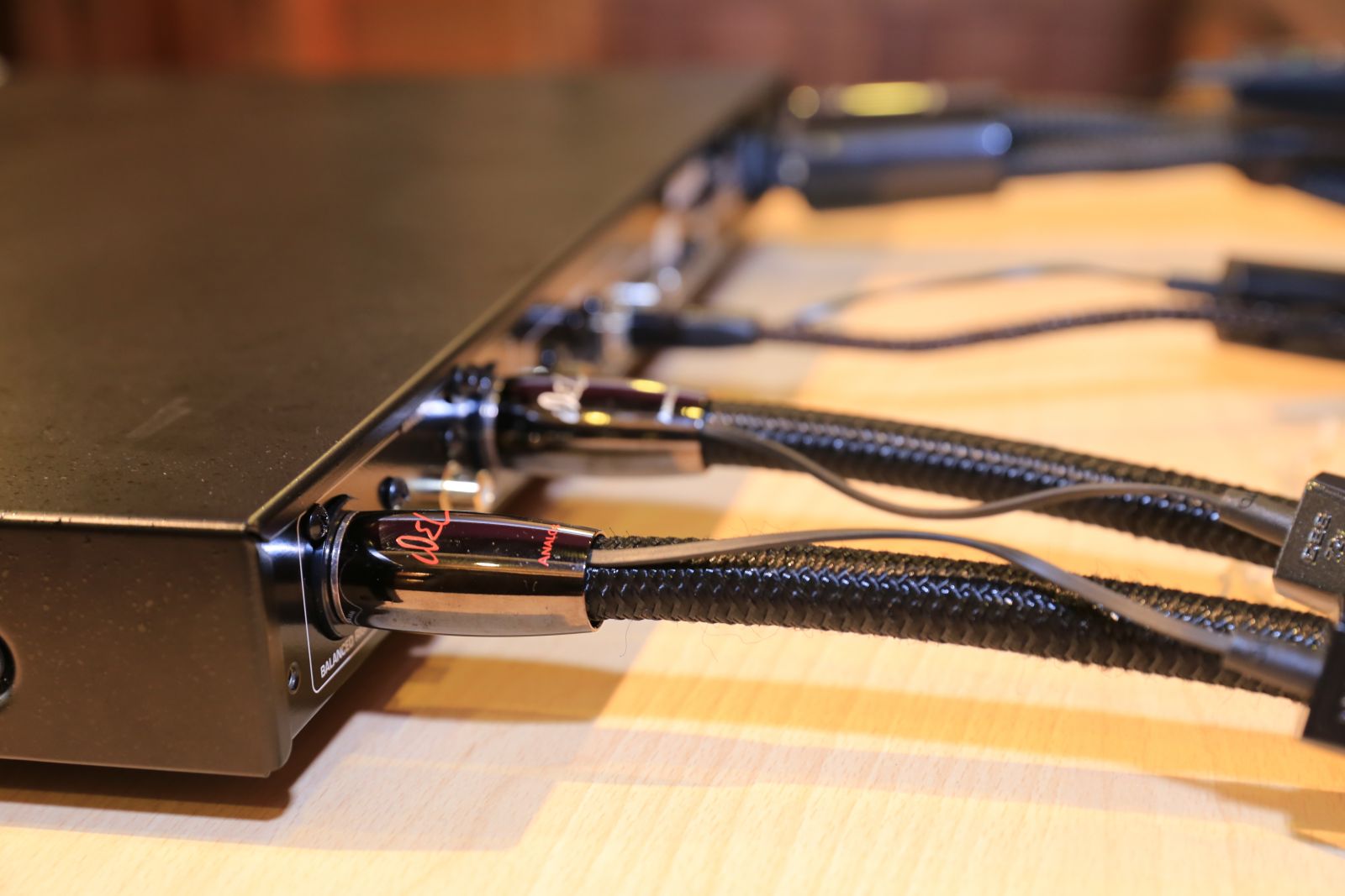 Trai nghiem Test mu day tin hieu trong he thong am thanh chat