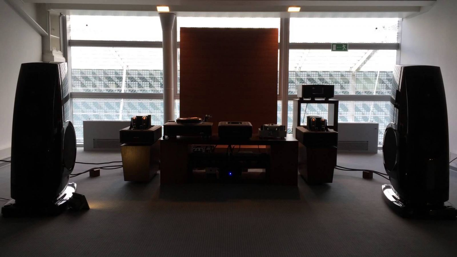 loa Rockport Altair dang cap hiend