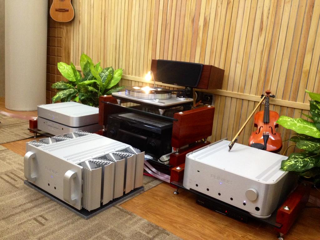 Plinius Hiato la san pham noi bat cua hang