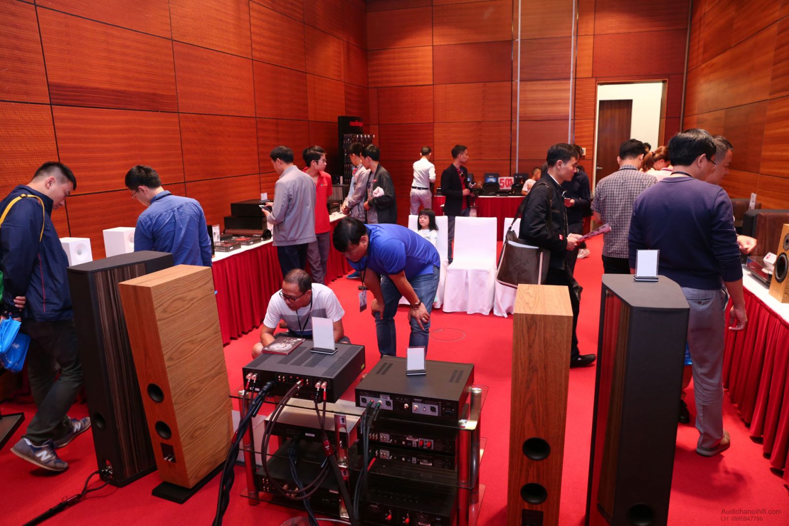 anh trien lam av show 2019 