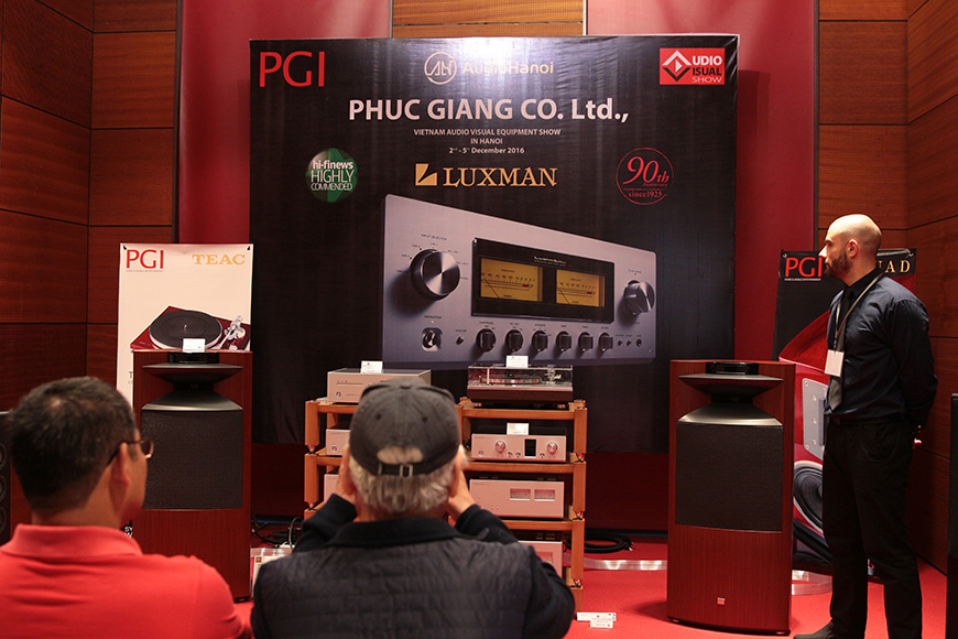 gian phong trung bay sp luxman cua audiohanoi