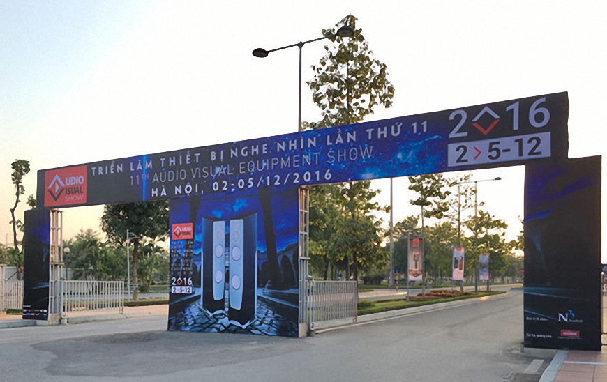 cong chinh trung tam hoi nghi quoc gia noi dien ra trien lam