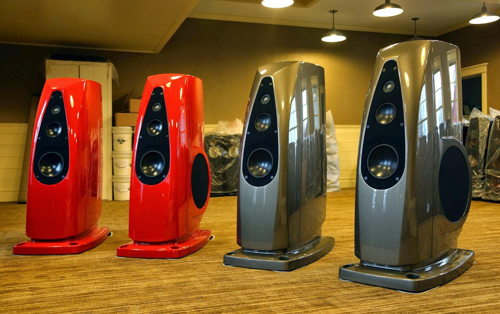 loa Rockport Altair mau do va trang