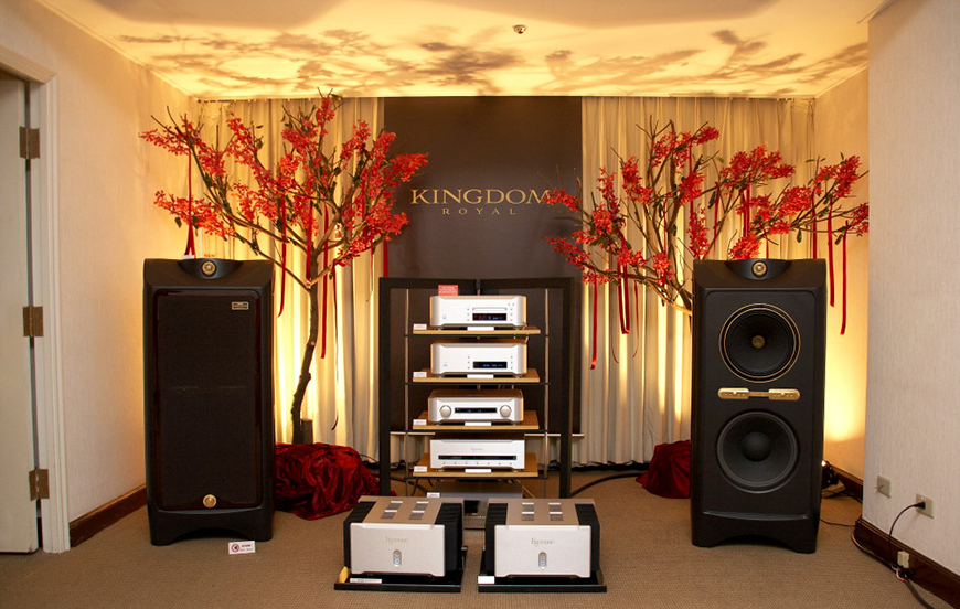 loa Tannoy Kingdom royal carbon Black an tuong