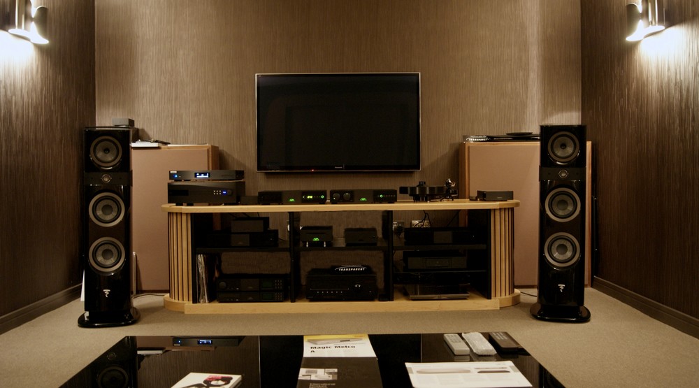 loa  Sopra No2  mau den trong bo dan phoi ghep