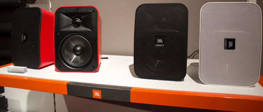 loa JBL Control X trong series