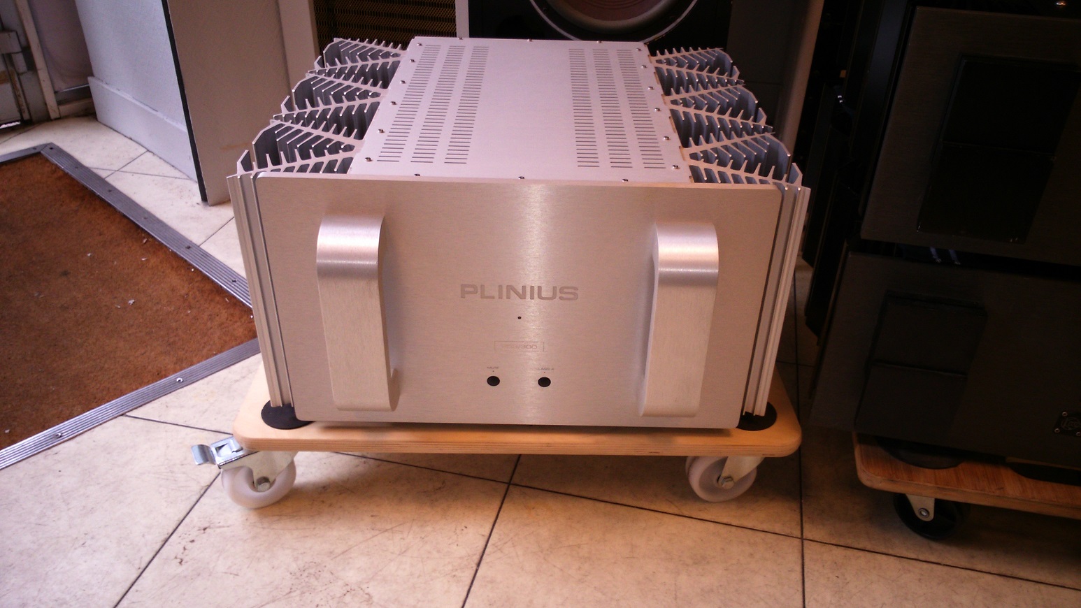 power ampli Plinius SB-301 mau bac