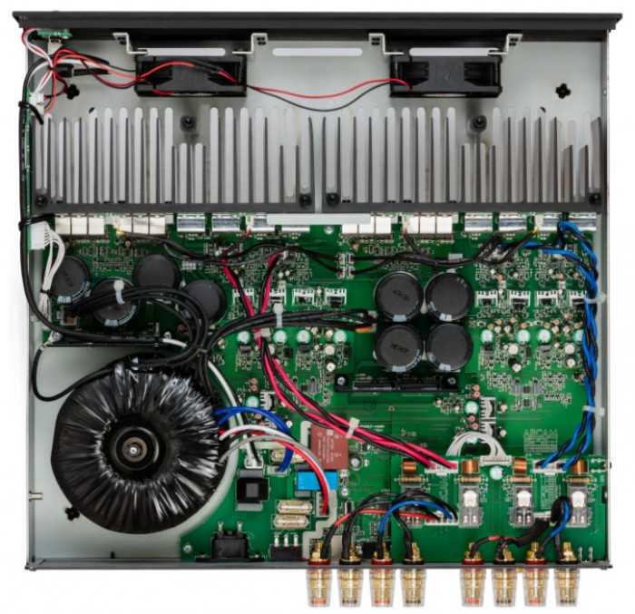 thiet ke mach ben trong Power ampli Arcam FMJ P429